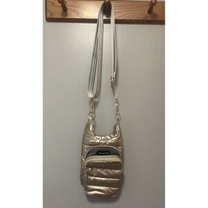 Wanderfull Puffer Crossbody Hydro Bag Shiny Light Gold Fits Up To 32 Ounces